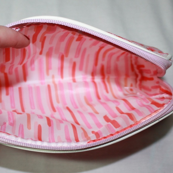 Clinique Cosmetic Bag - Picture 5 of 6